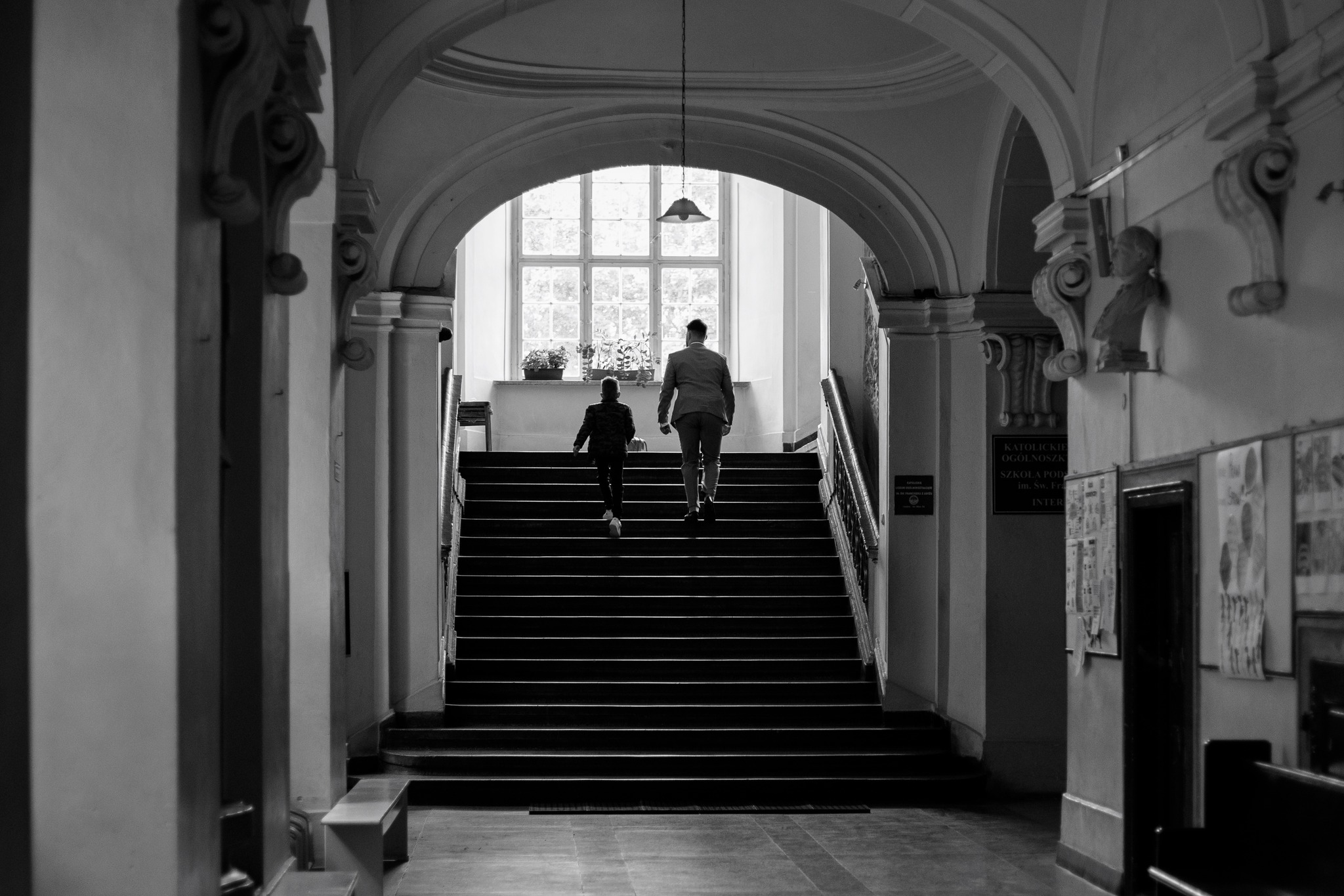 Pan młody idzie na spotkanie z przyszłą Panną Młodą – emocjonalny reportaż"